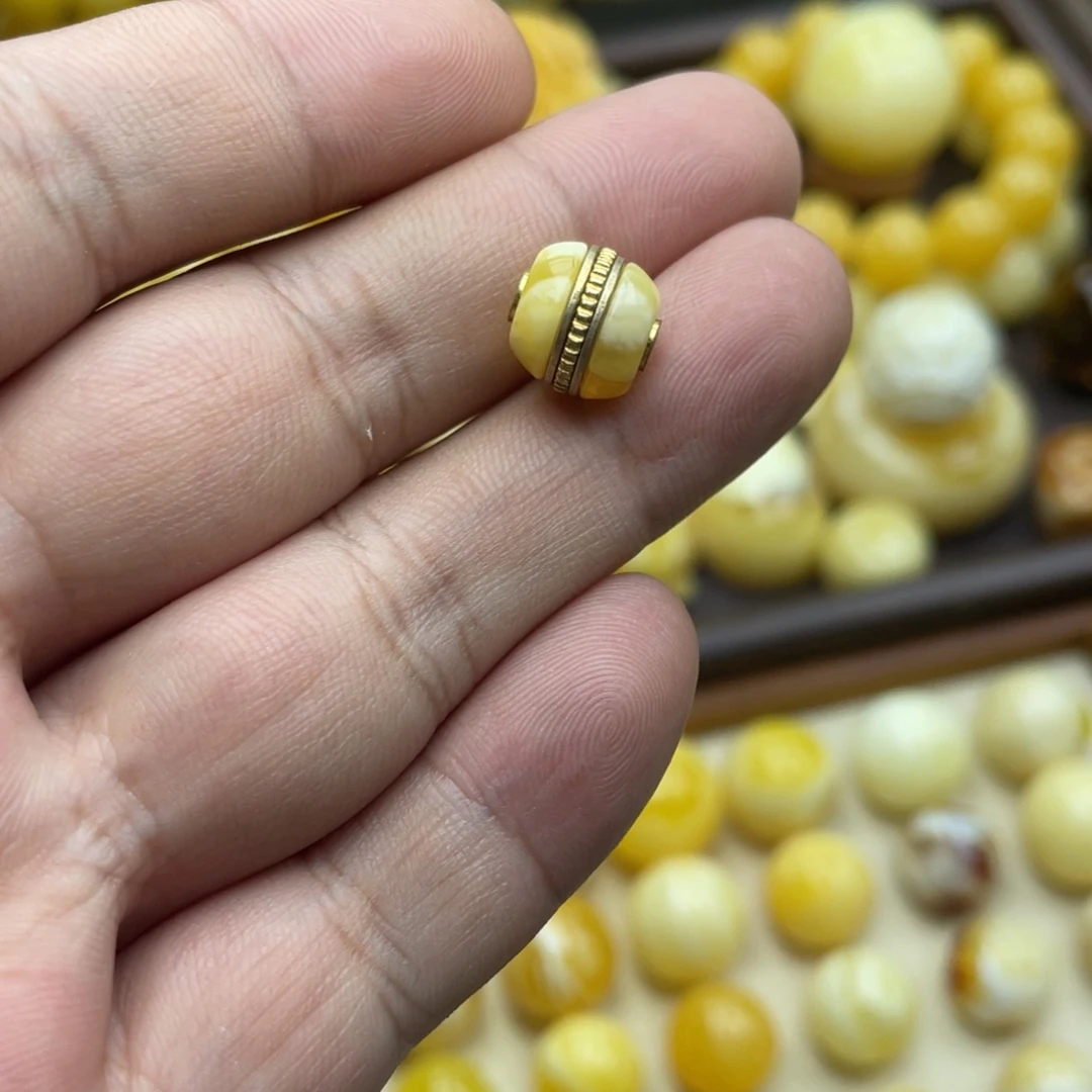 琥珀未镶嵌颈饰琥珀蜜蜡