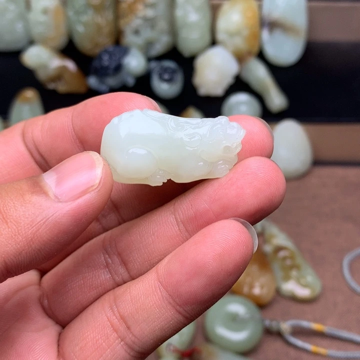 和田玉（糖玉）未镶嵌颈饰