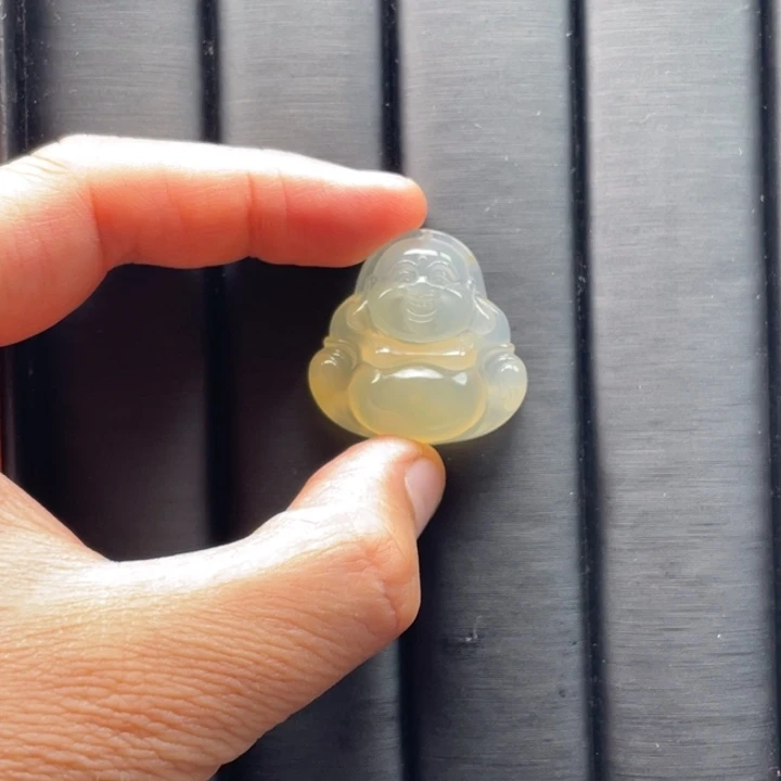 石英质玉（黄龙玉）未镶嵌颈饰大肚佛