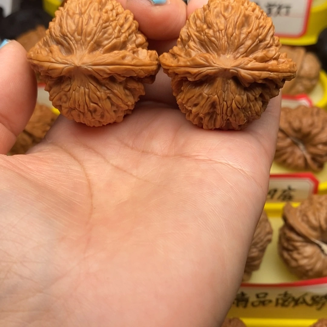 大***龙文玩核桃吊坠球疆