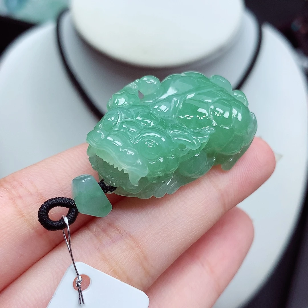 翡翠未镶嵌颈饰翡翠14，34/21.5/12.7