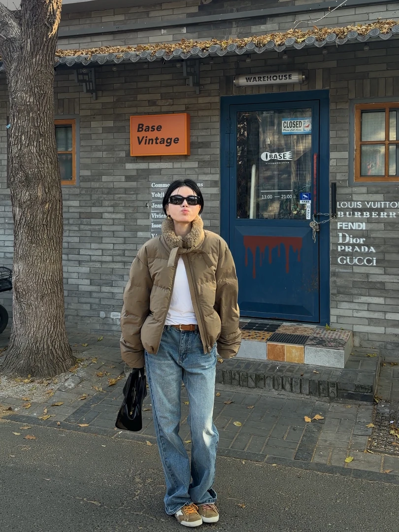 1 YYL  电视塔绵羊毛领羽绒服 2025冬款上新winter  H016-2551