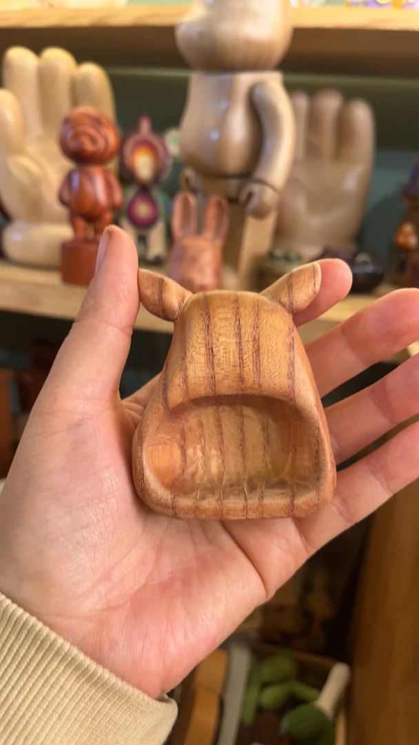 摆件/一物一拍/小猪盘红椿木