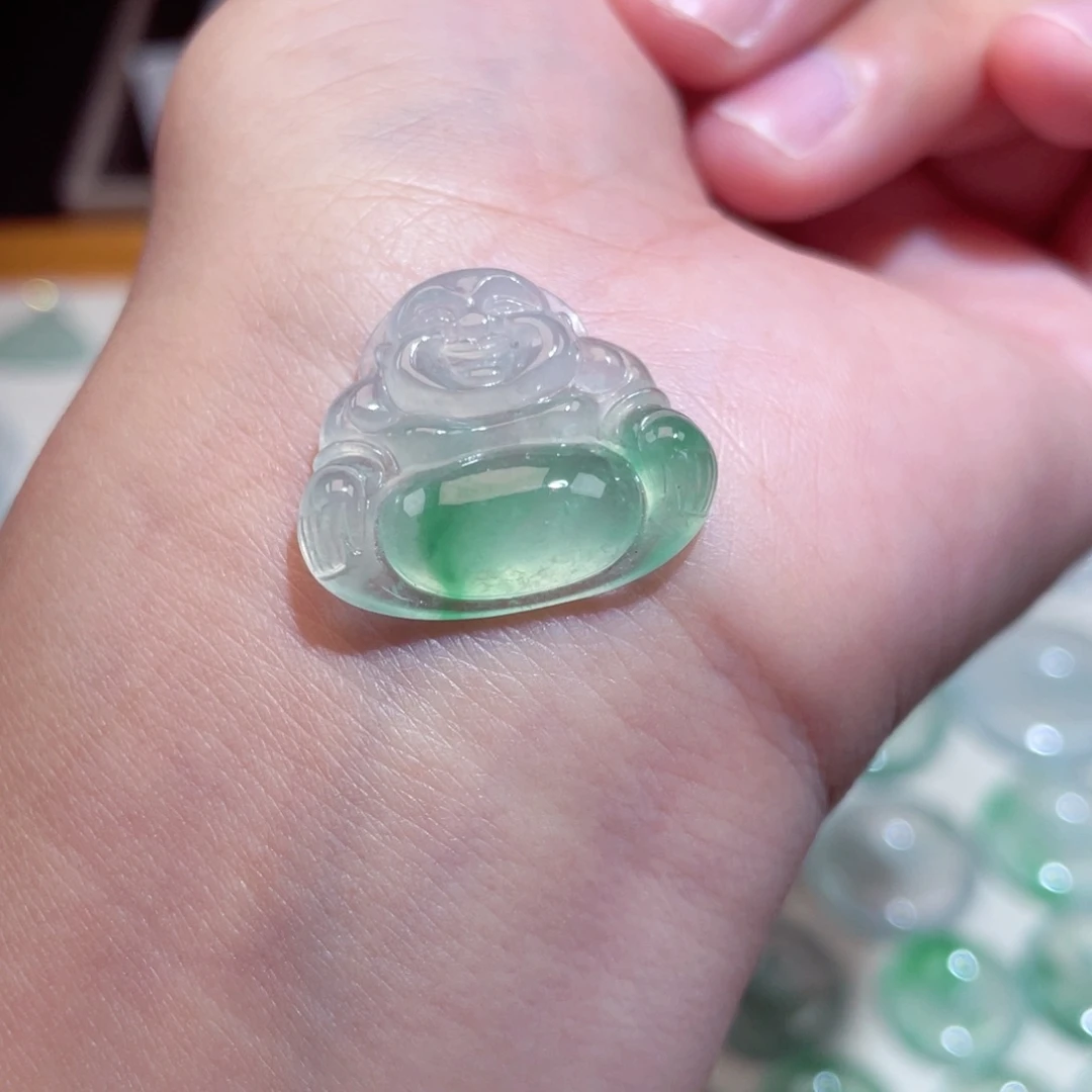 颈饰未镶嵌翡翠佛公