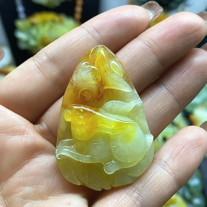 蛇纹石玉挂件未镶嵌