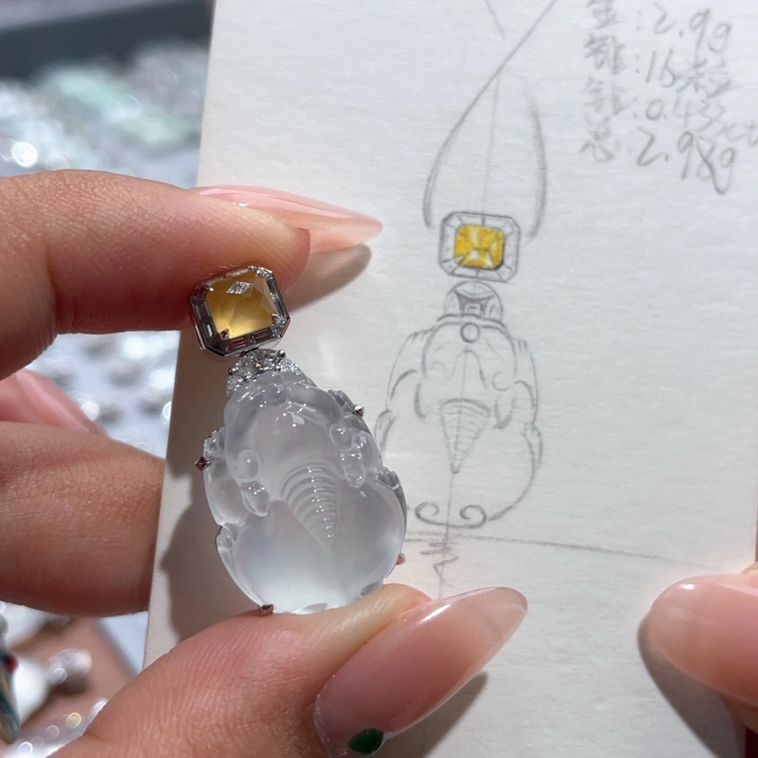 翡翠18K金镶嵌颈饰貔貅