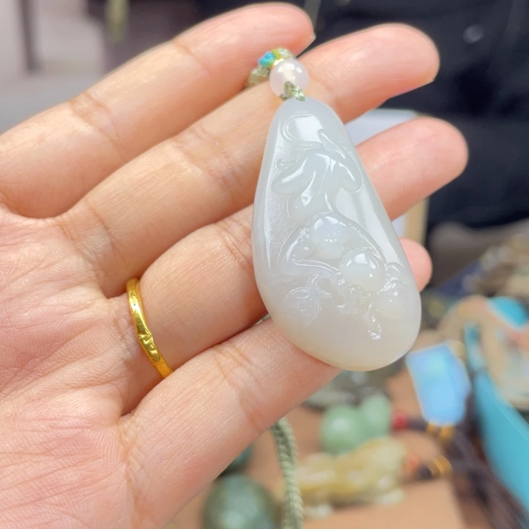 和田玉颈饰未镶嵌