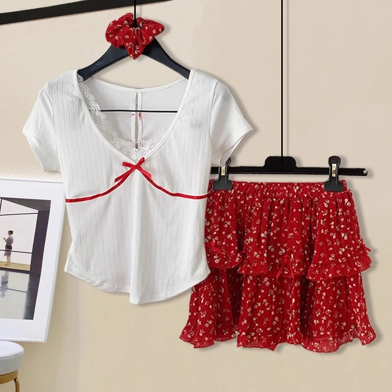 夏季新款女装时尚气质套装纯欲甜美露背上衣T恤碎花半身裙两件套