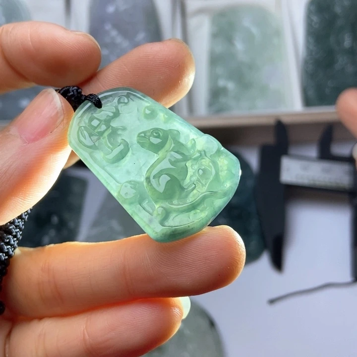 翡翠未镶嵌挂件翡翠