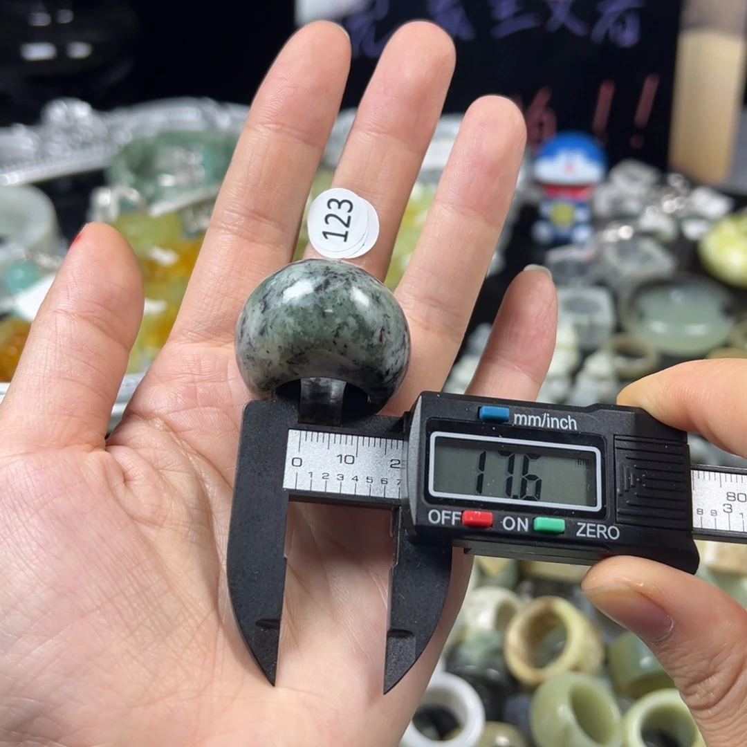 蛇纹石玉未镶嵌戒指