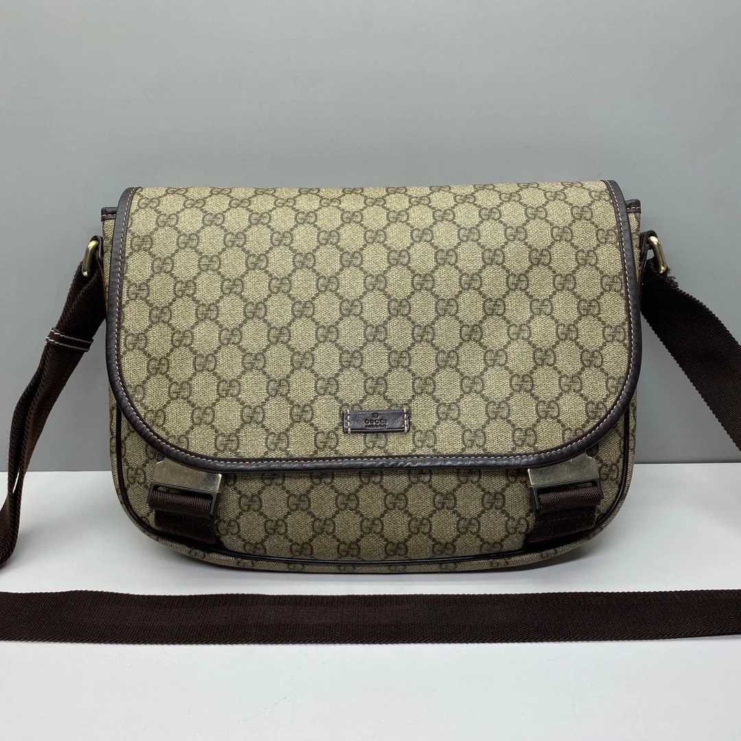95新 GUCCI/古驰 97新0254经典老花双扣男士邮差包斜挎包