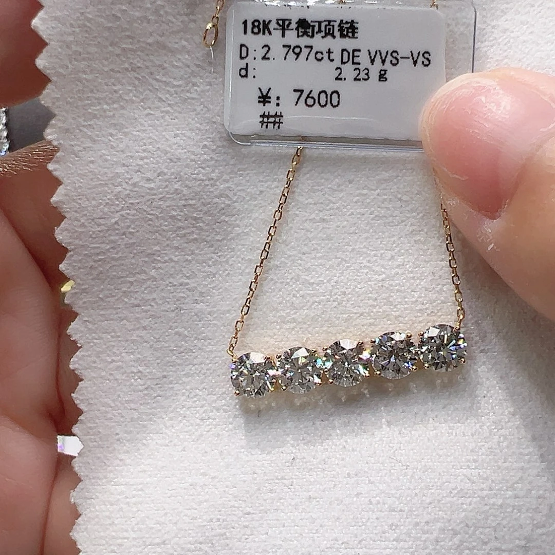 18K金镶嵌颈饰实验室培育钻石