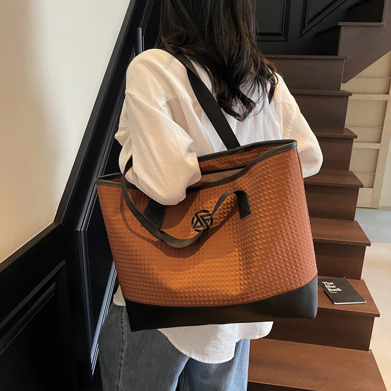 慵懒风大包包女2025新款简约大容量妈妈包防水轻便女士通勤单肩包