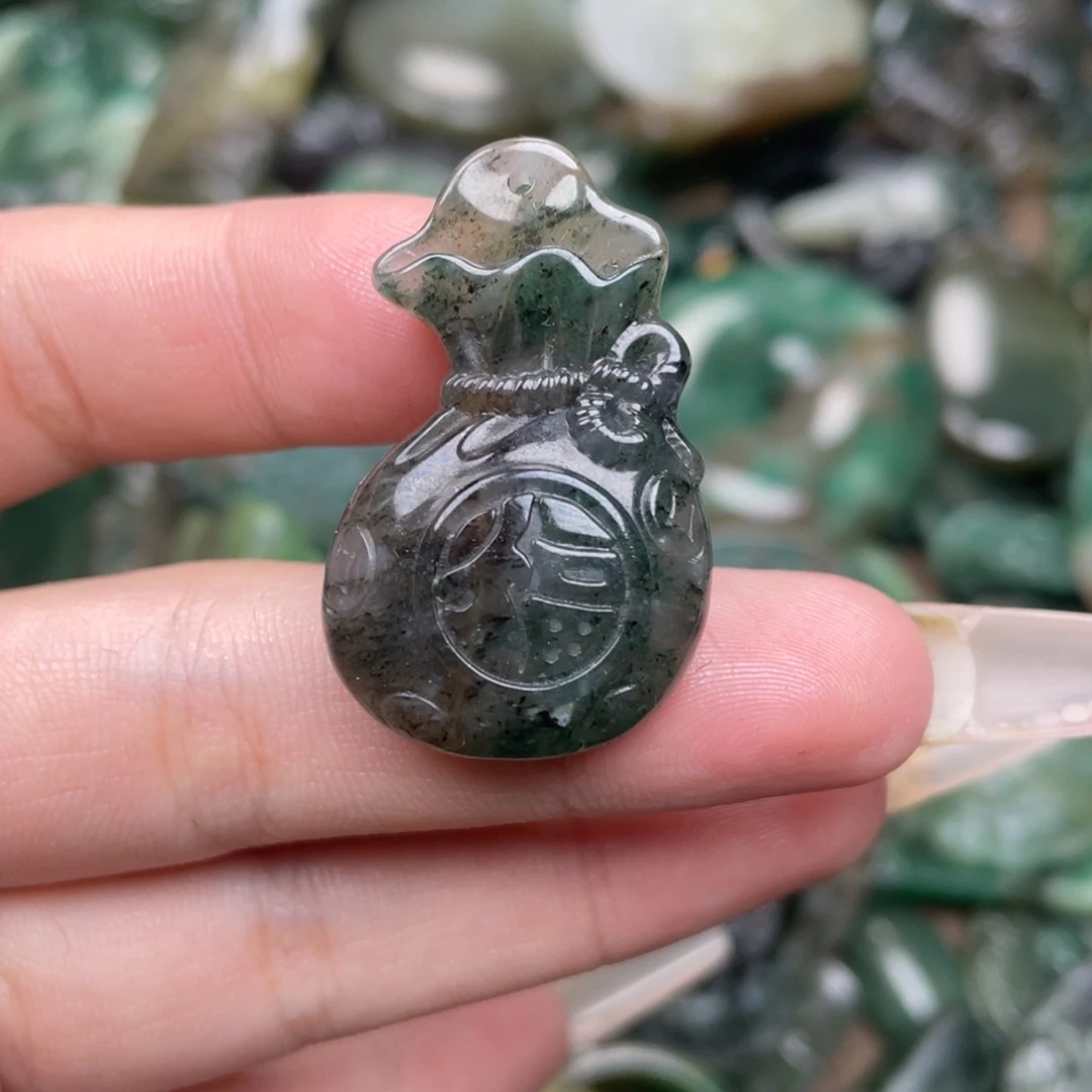 独山玉未镶嵌颈饰