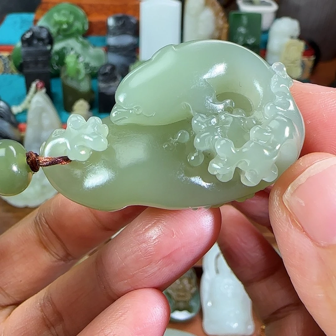 和田玉未镶嵌颈饰爱****腩