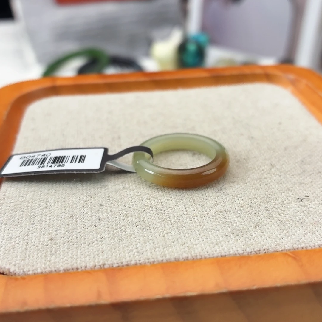 和田玉未镶嵌戒指c4一口糖圆条16.9不退换