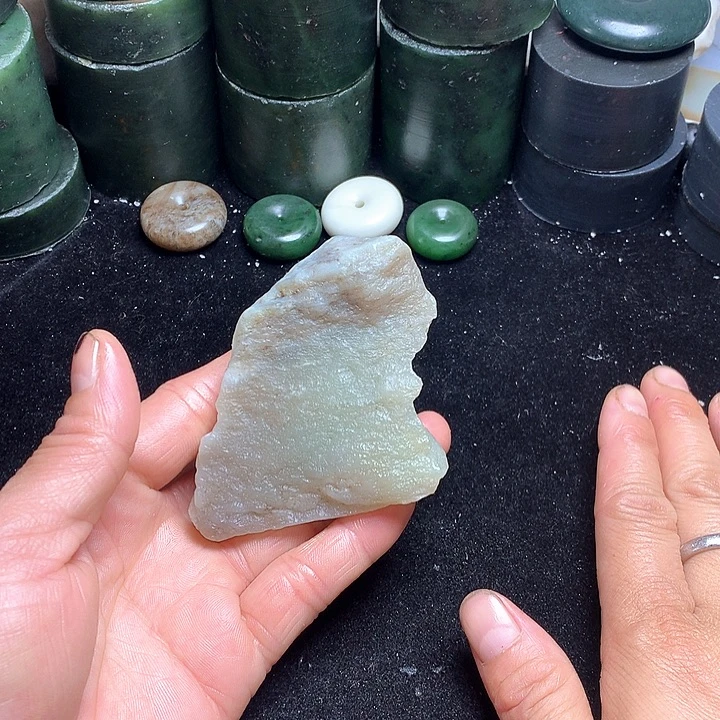 和田玉（糖玉）未镶嵌珠宝奇石