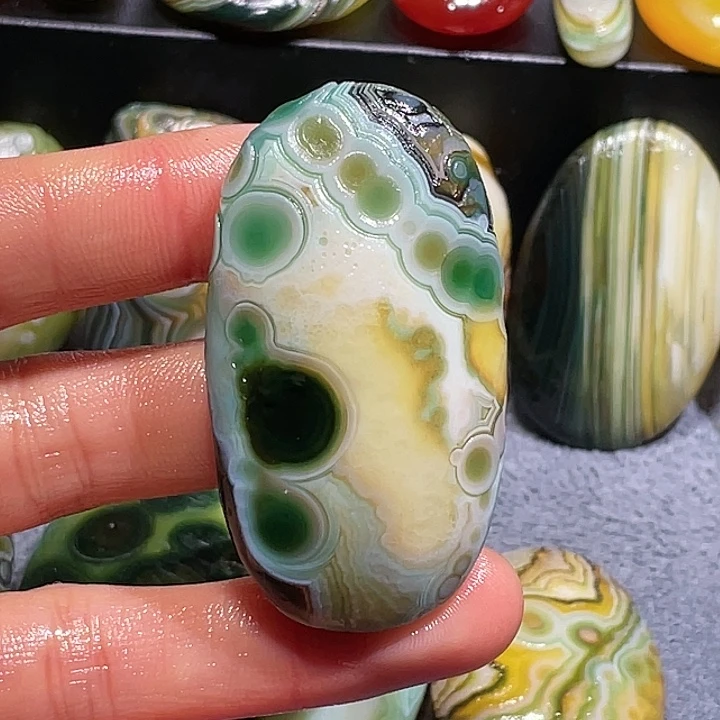 玛瑙/玉髓未镶嵌珠宝奇石