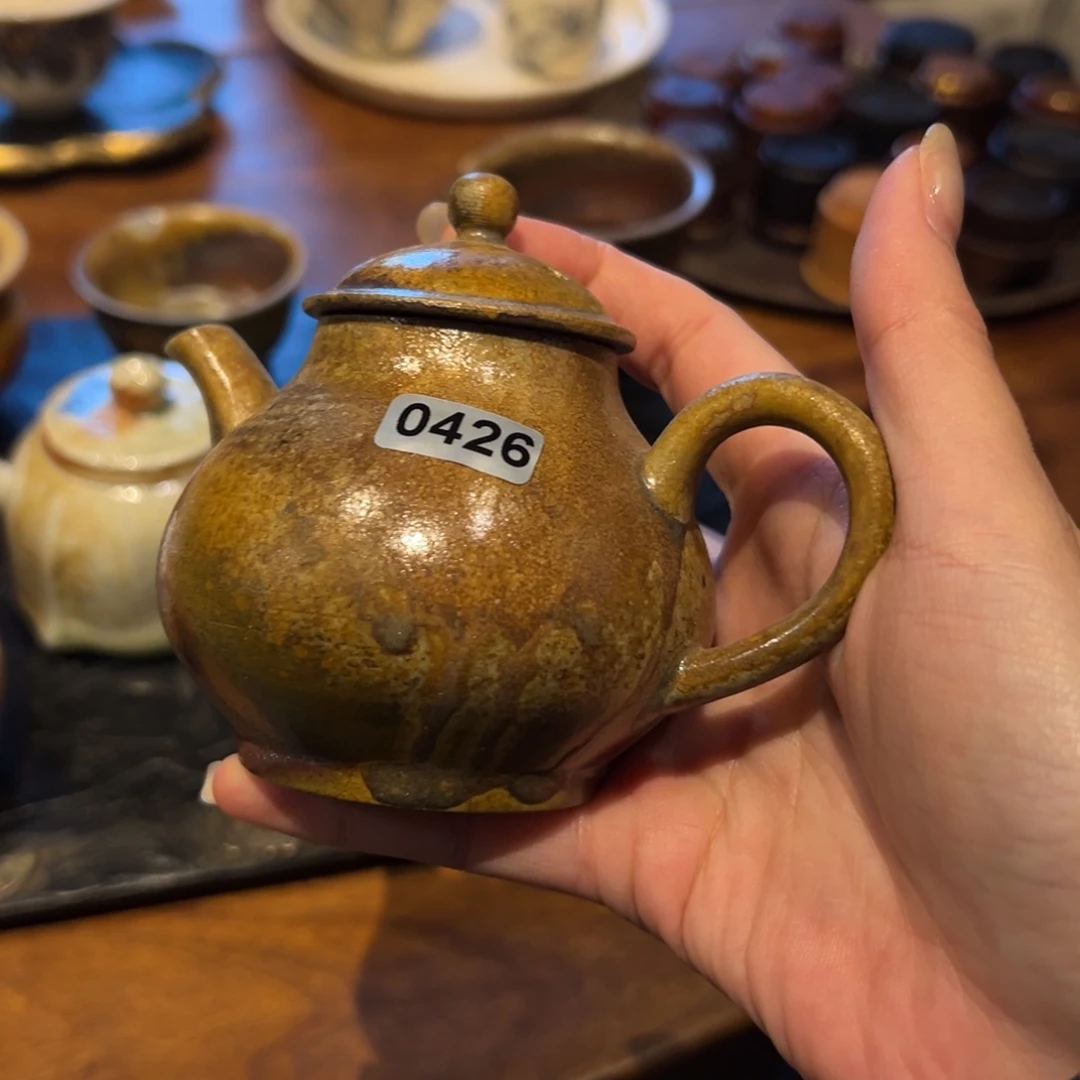 陶瓷。        陶瓷。     瑕疵