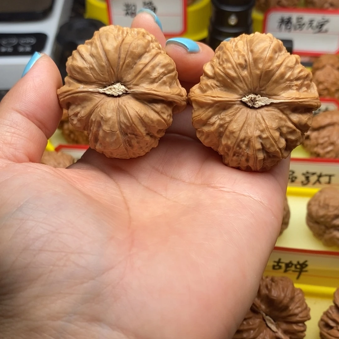 三***灰吊坠文玩核桃南瓜墩墩