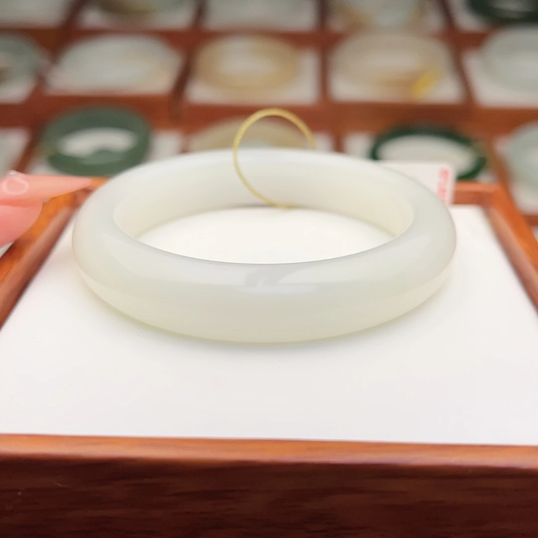 和田玉未镶嵌手镯51.8