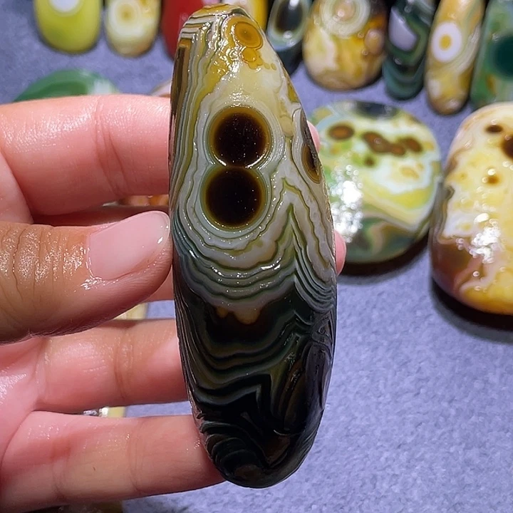 玛瑙/玉髓未镶嵌珠宝奇石
