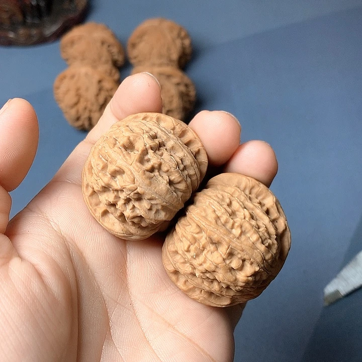 军***文玩核桃吊坠白狮子