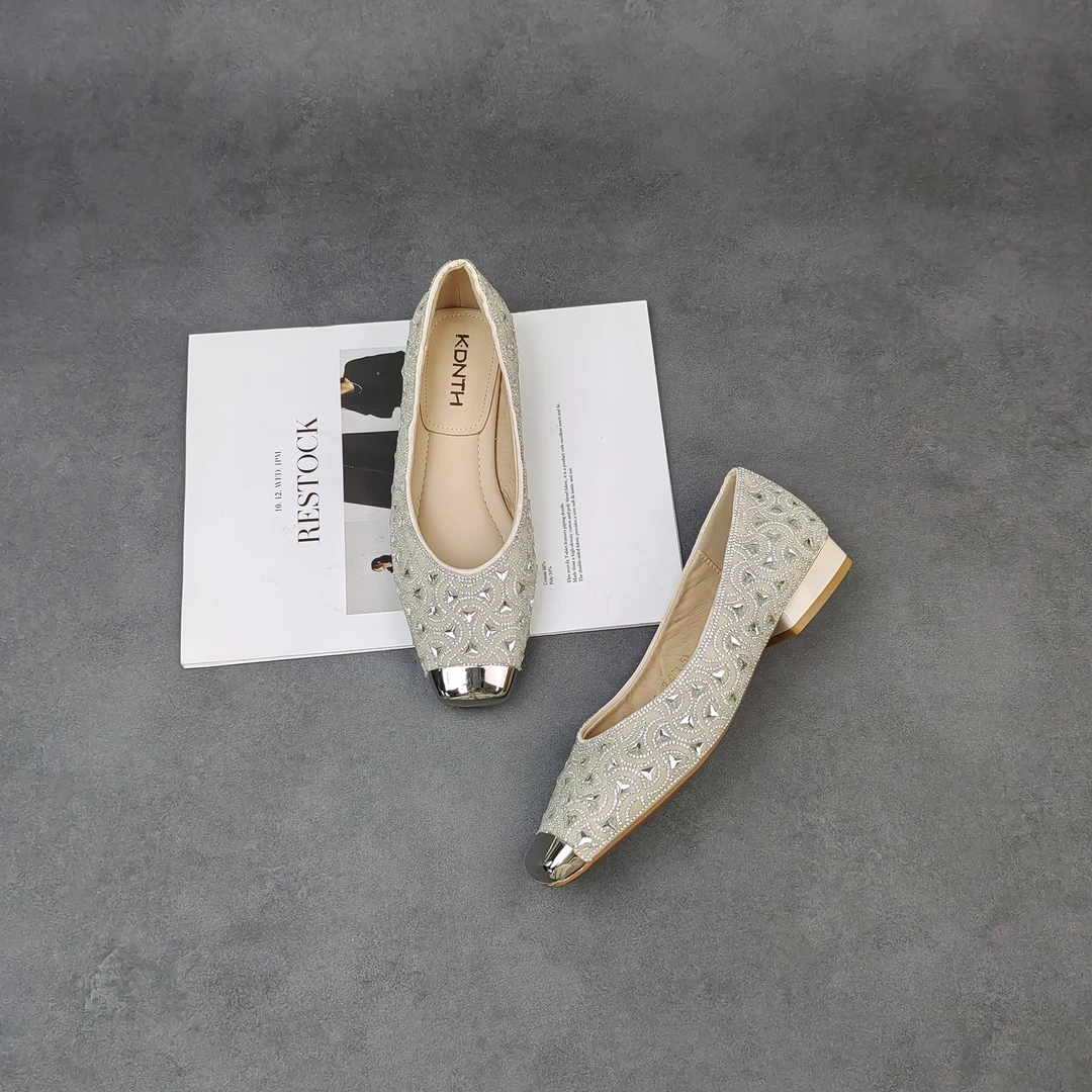 2025秋季新款小方头舒适百搭时尚女人味水钻女士平底单鞋593A0683