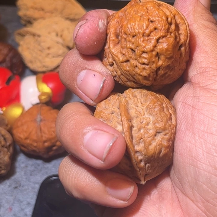 夕***年文玩核桃吊坠滇西68