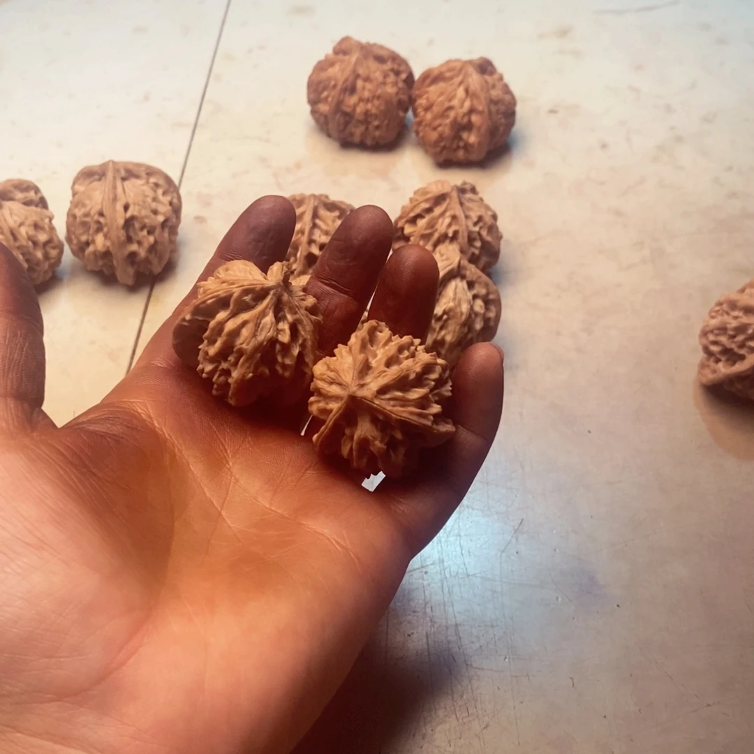 桃核吊坠薛***猫文玩核桃