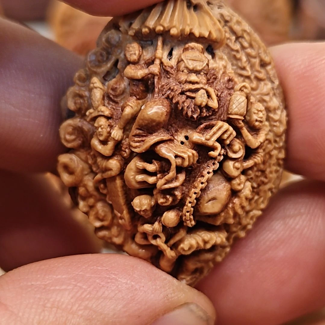 桃核纯手工雕刻天师夜宴