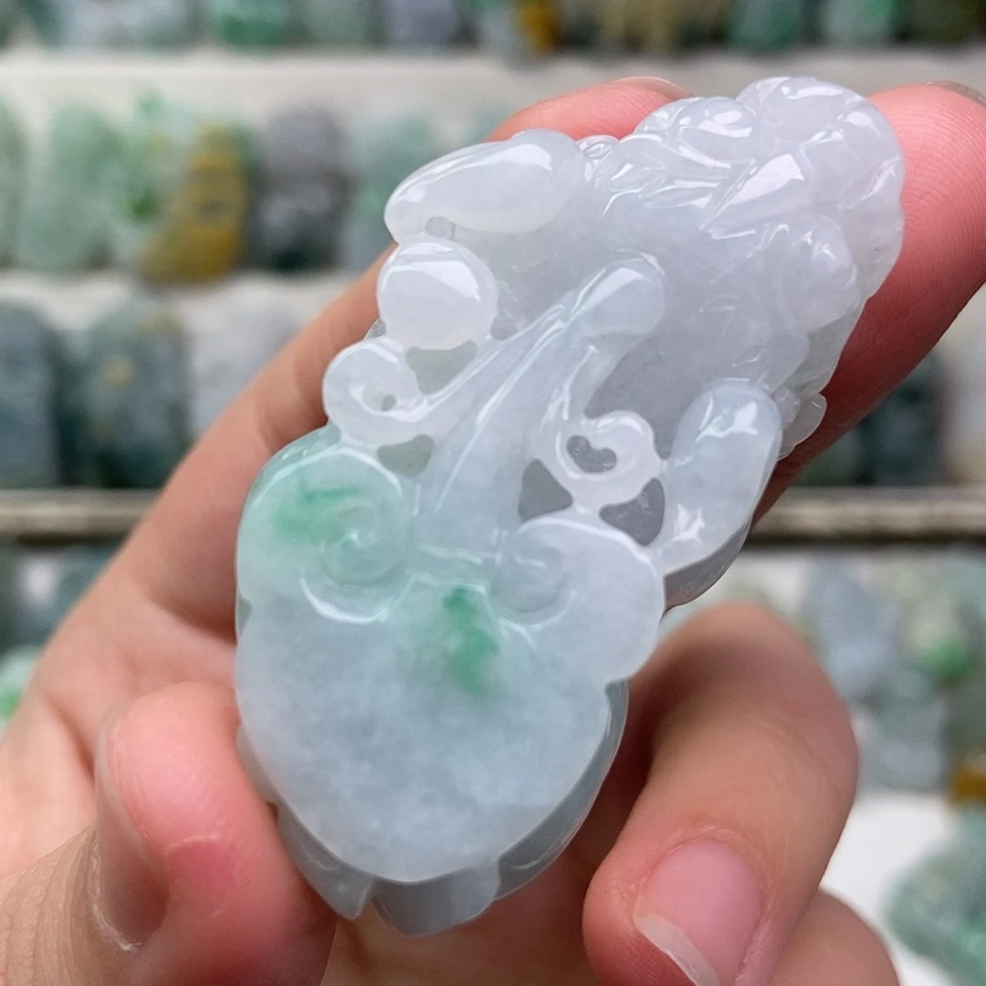 翡翠未镶嵌吊坠(赠链)