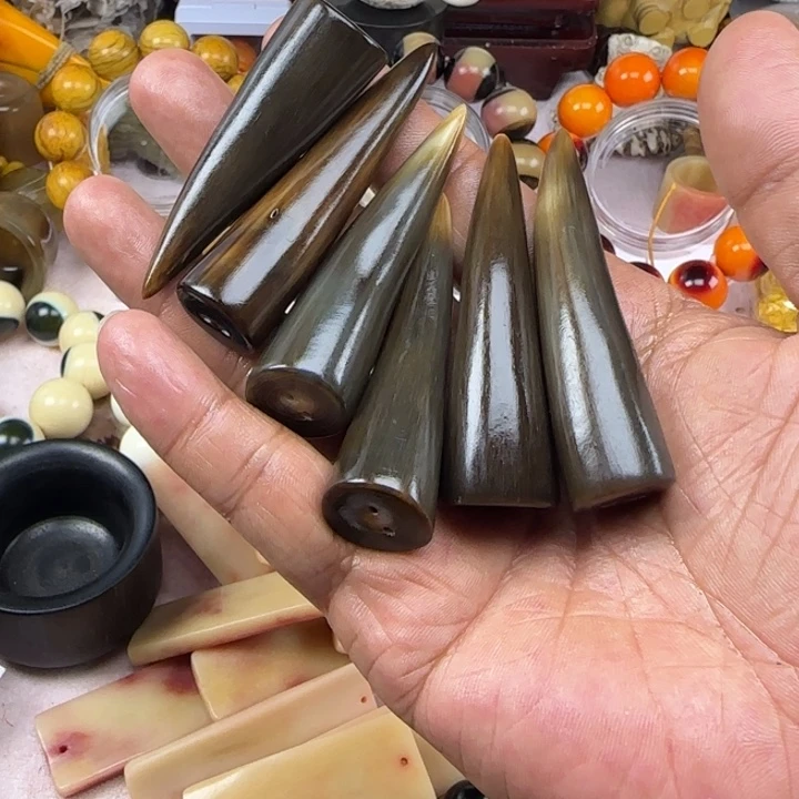 大果紫檀（缅甸花梨）角吊坠项链