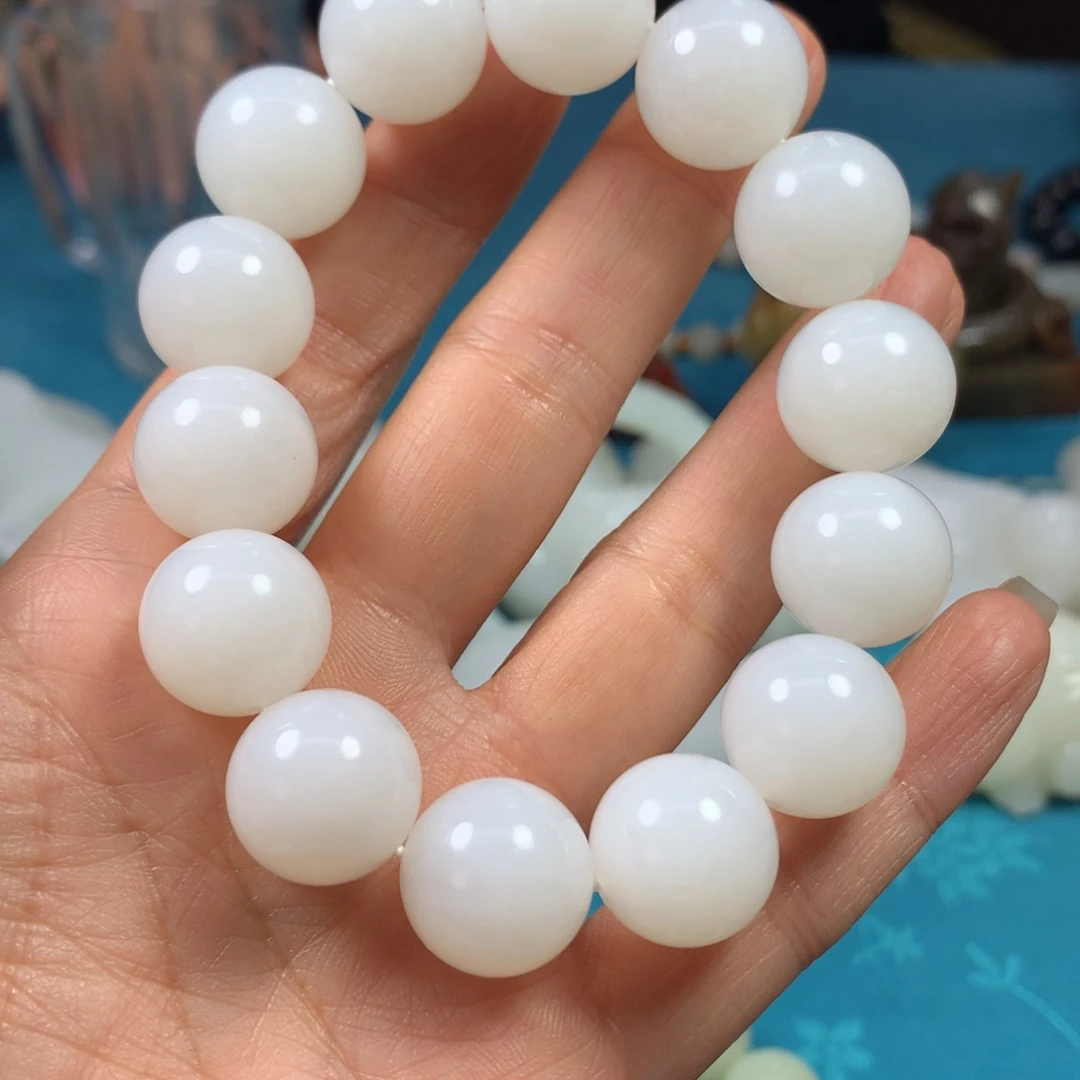 花***艺和田玉未镶嵌颈饰