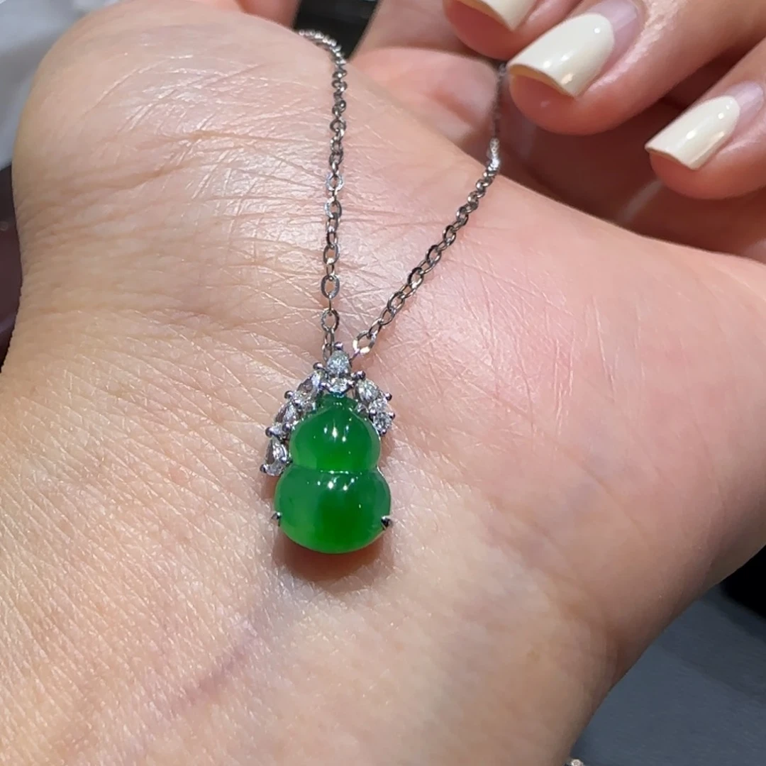 翡翠18K金镶嵌颈饰葫芦锁骨链