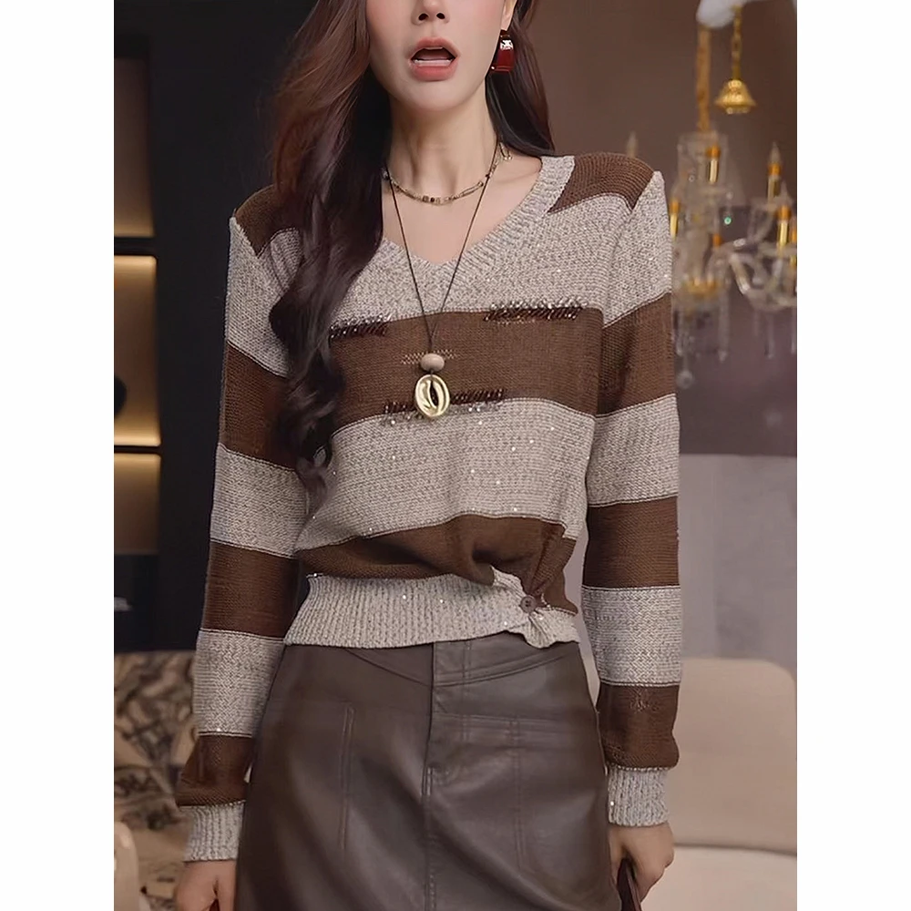 条纹V领毛衣女士秋冬慵懒高级感收腰显瘦洋气内搭打底针织衫上衣