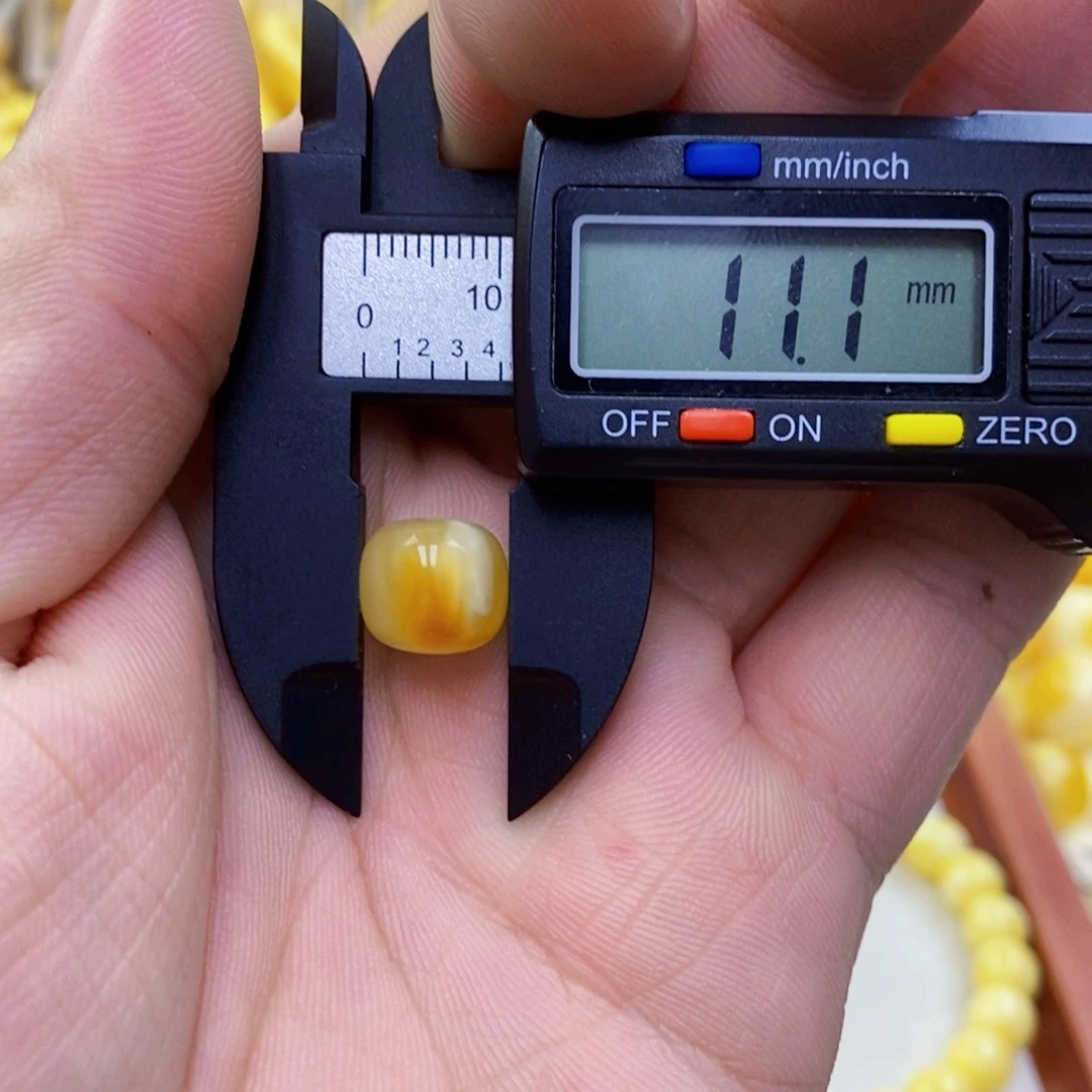 未镶嵌琥珀珠宝奇石