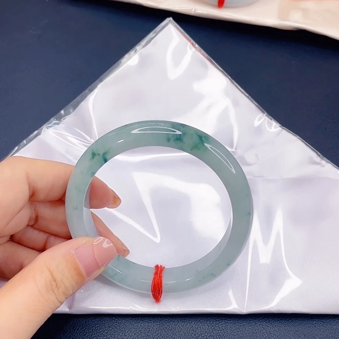 翡翠未镶嵌手镯冰飘花手镯