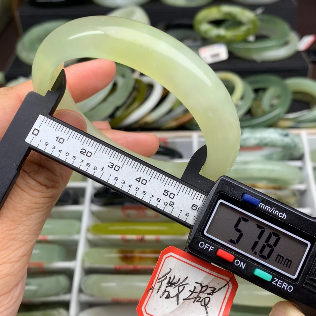 未镶嵌蛇纹石玉手镯852