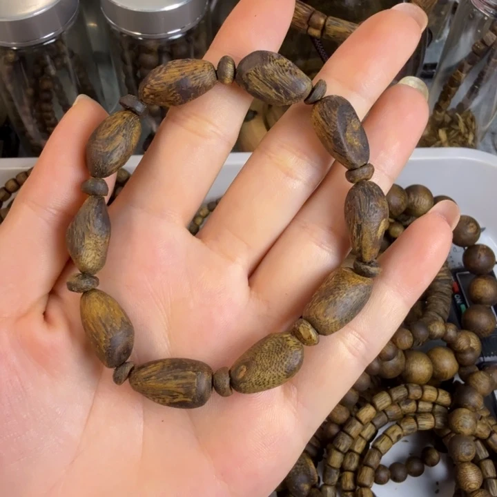 李***荷沉香沉香碎屑莺歌绿奇楠1.0树钉10克➕