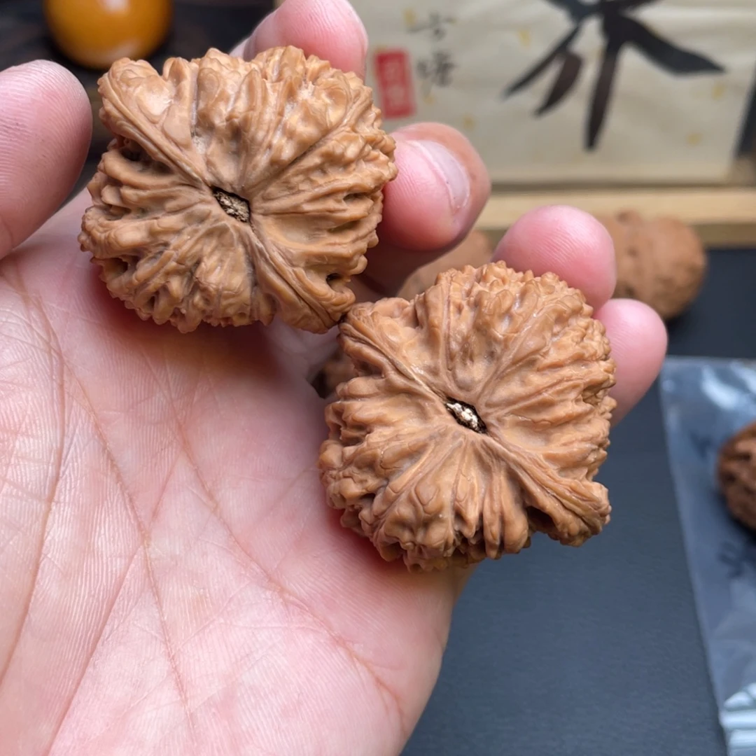阳***城吊坠文玩核桃南疆石