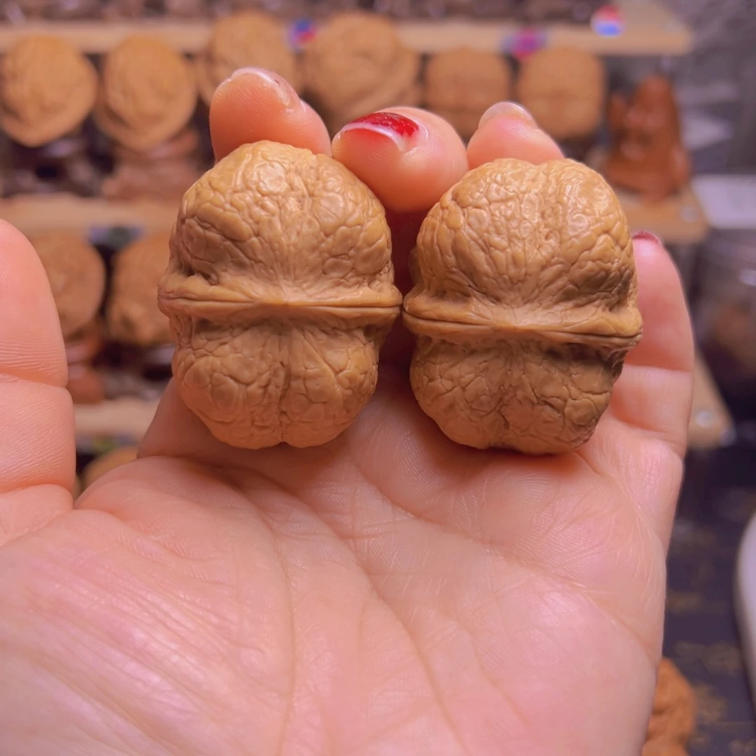 文玩核桃吊坠27w老树方尊44尺