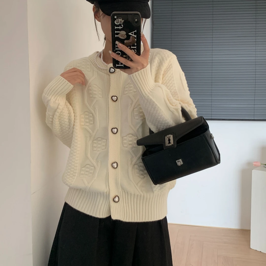 2024小香风百搭重工净版甜美针织外套开衫2018