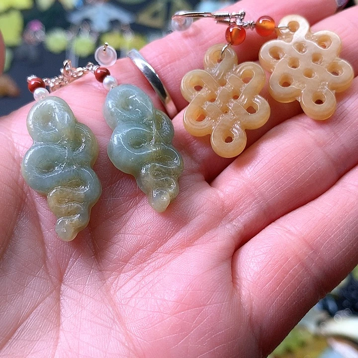 蛇纹石玉耳饰未镶嵌