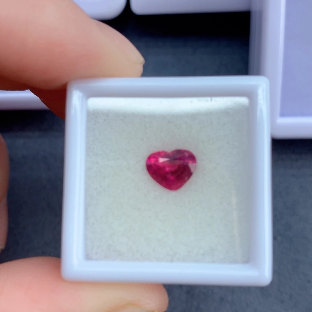红色碧玺1.04克拉裸石未镶嵌
