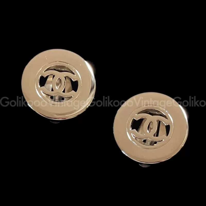 95新 Chanel/香奈儿 银色镂空双C耳夹 YU266013