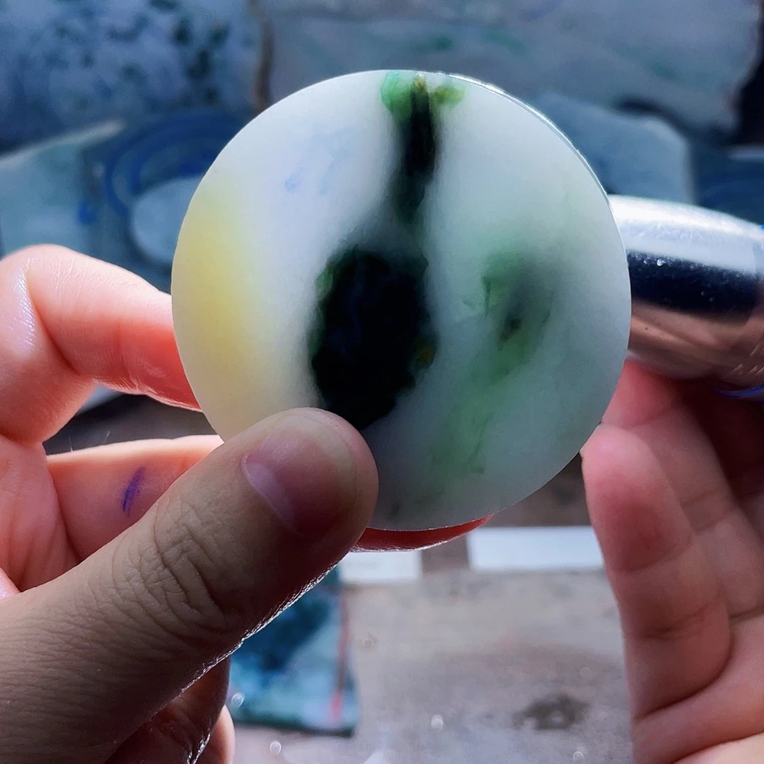 翡翠未镶嵌颈饰毛料40