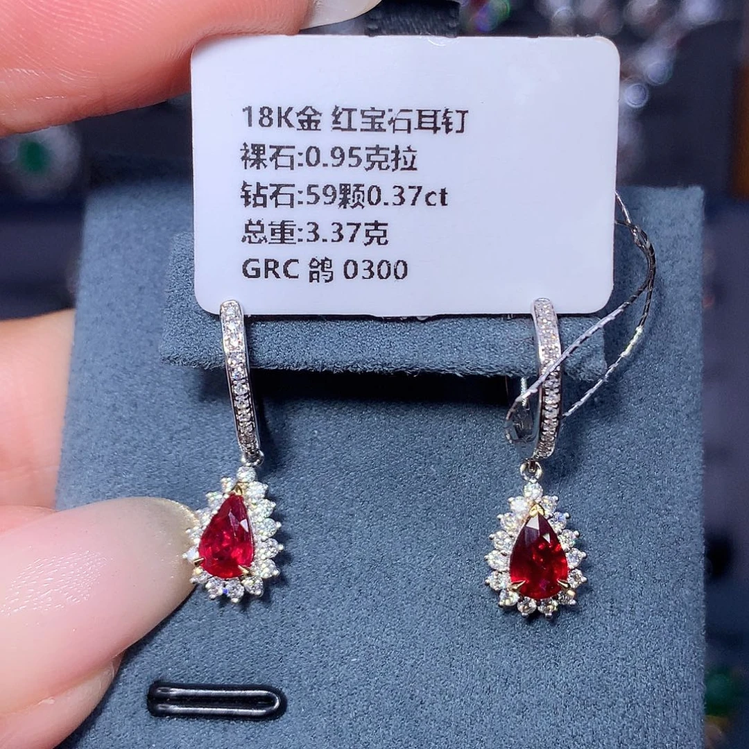 红宝石18K金镶嵌耳饰