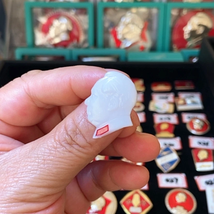 【闪购商品】其他普通金属用****4六七十年代的一枚章