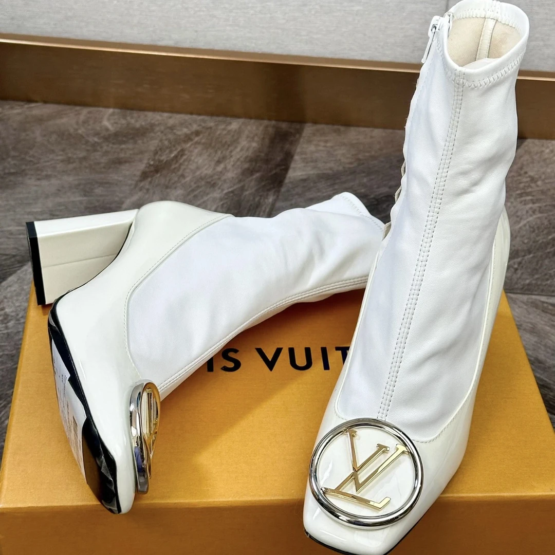 未使用 LouisVuitton/路易威登 白色皮面高跟金扣短靴